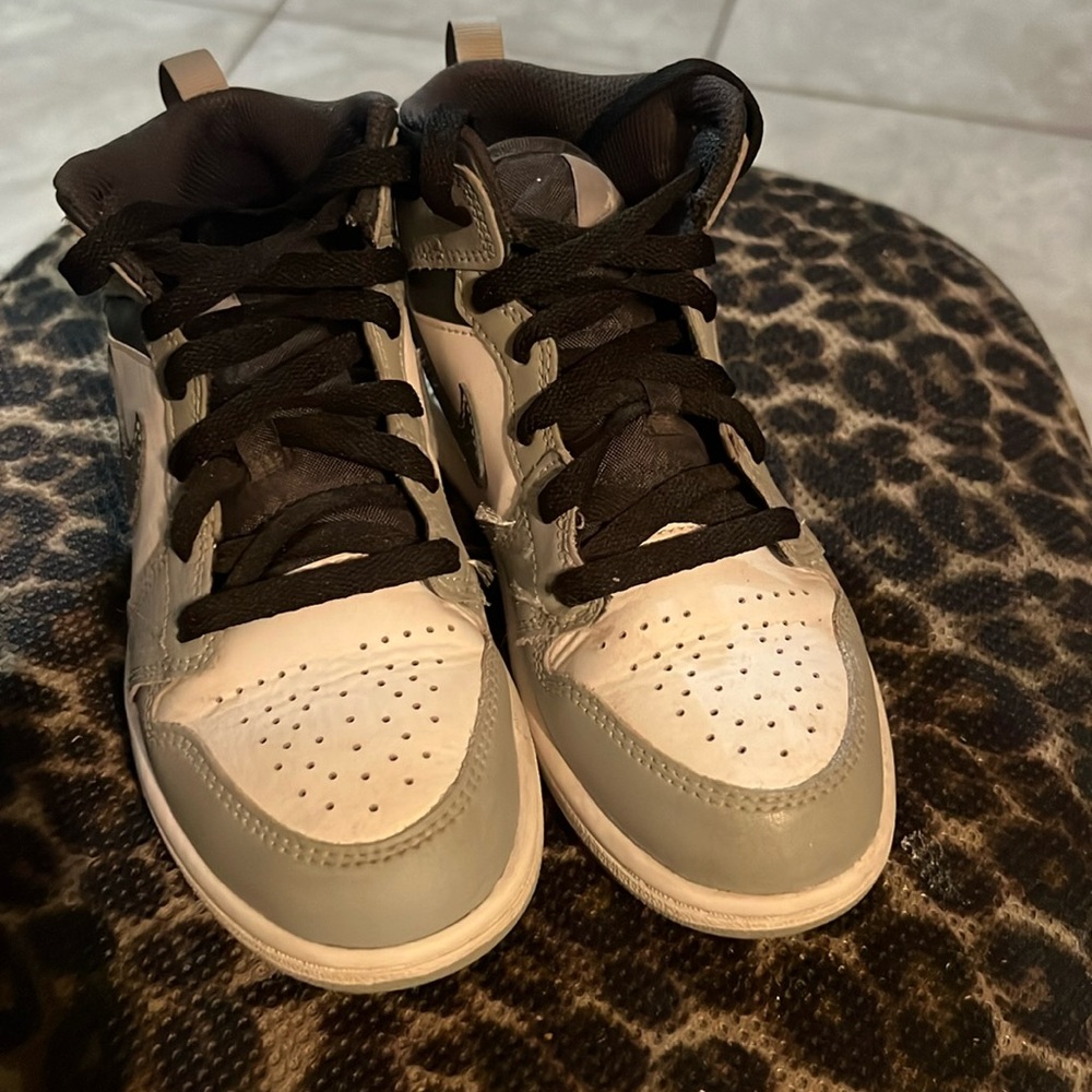 Boys shoes size 1
